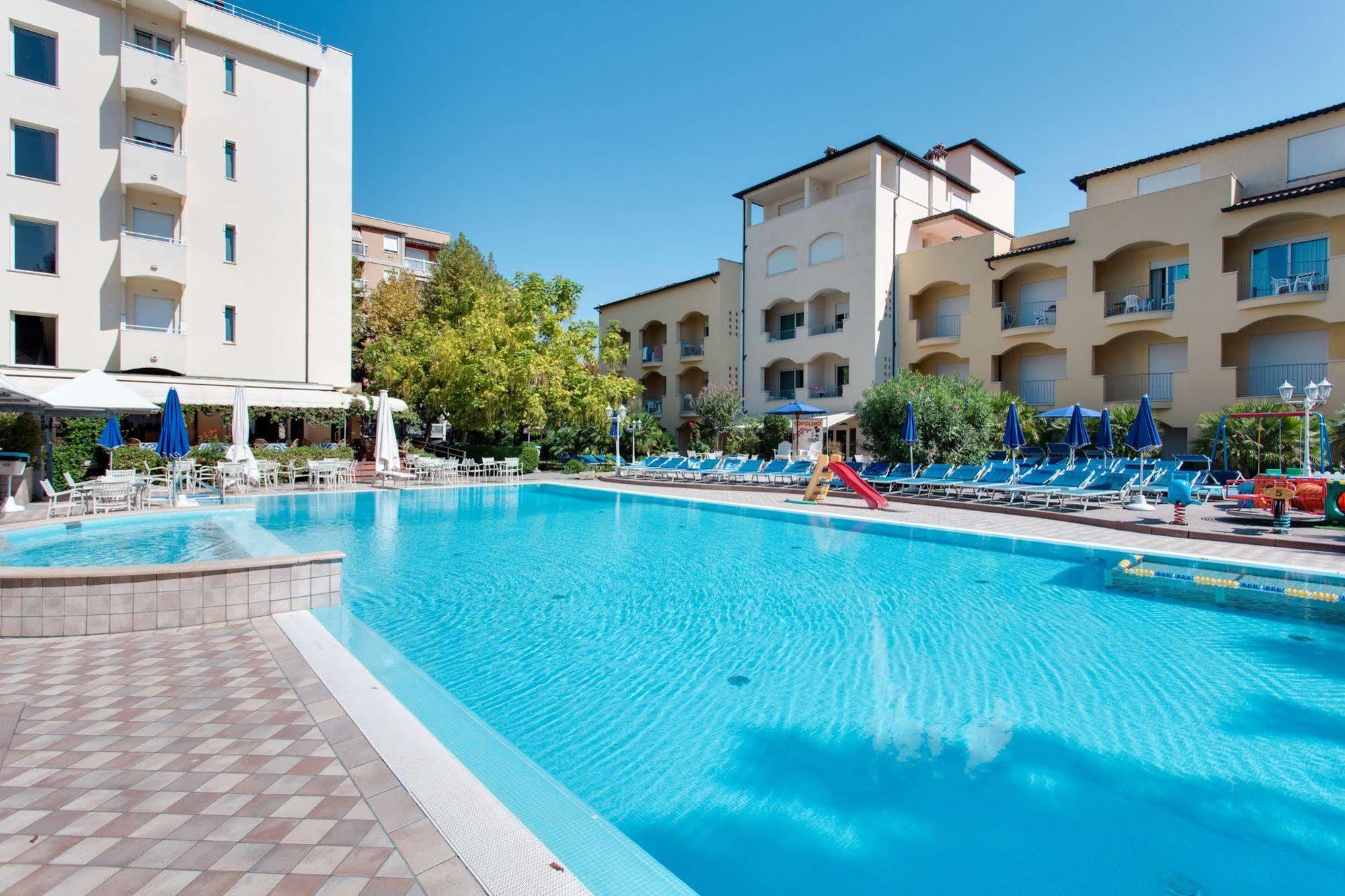 Hotel Sport & Residenza Cesenatico Exteriör bild