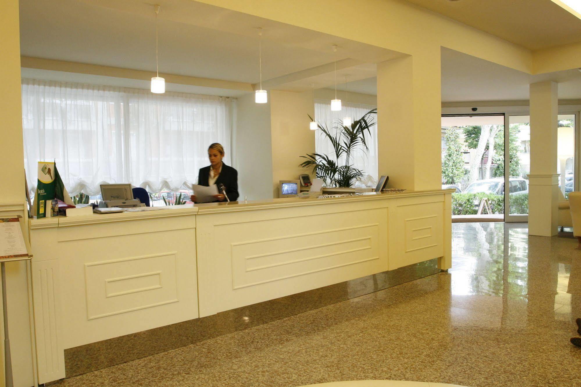 Hotel Sport & Residenza Cesenatico Exteriör bild