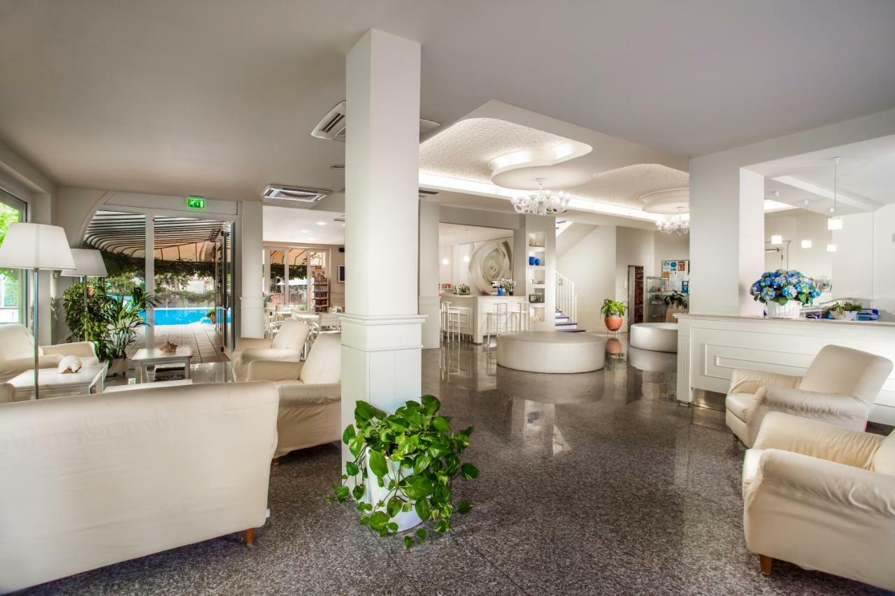 Hotel Sport & Residenza Cesenatico Exteriör bild