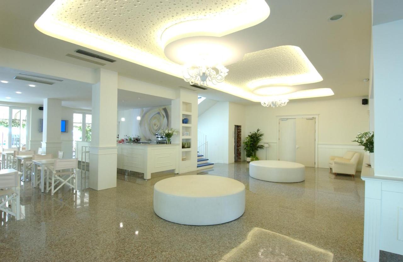 Hotel Sport & Residenza Cesenatico Exteriör bild